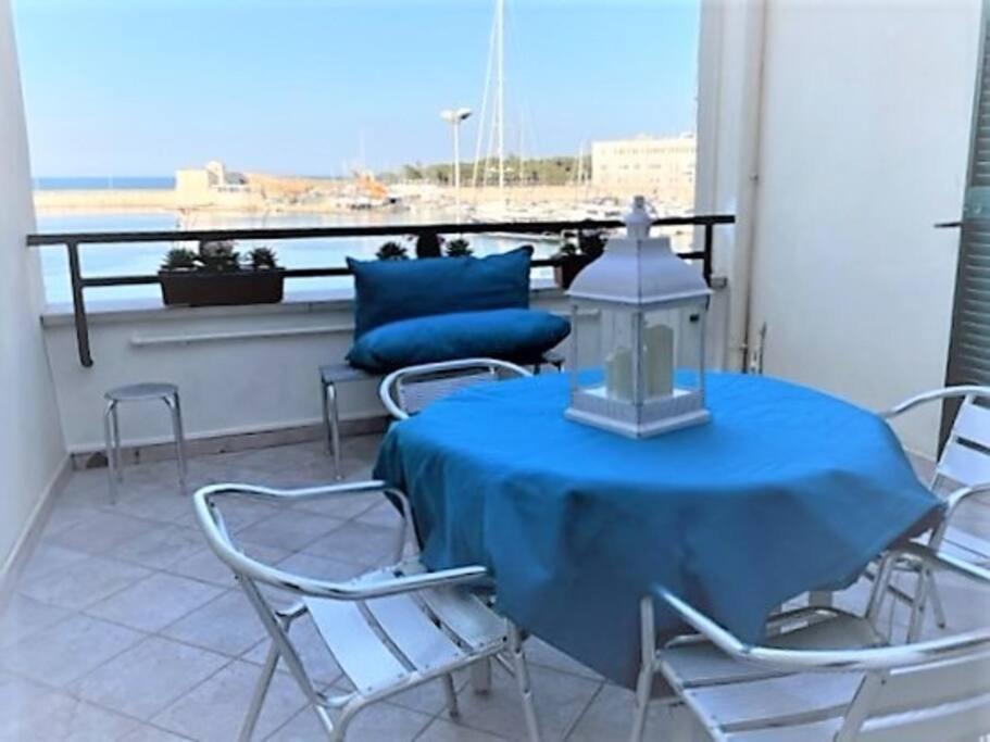 Appartement Emozioni Dal Porto à Trani Extérieur photo