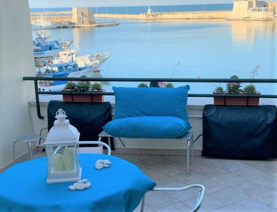 Appartement Emozioni Dal Porto à Trani Extérieur photo