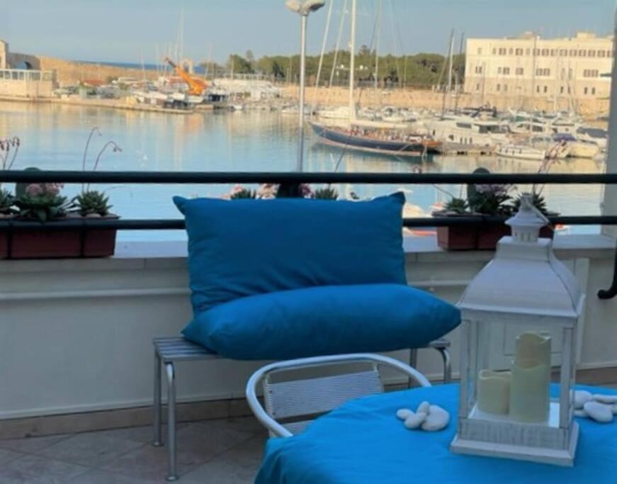 Appartement Emozioni Dal Porto à Trani Extérieur photo