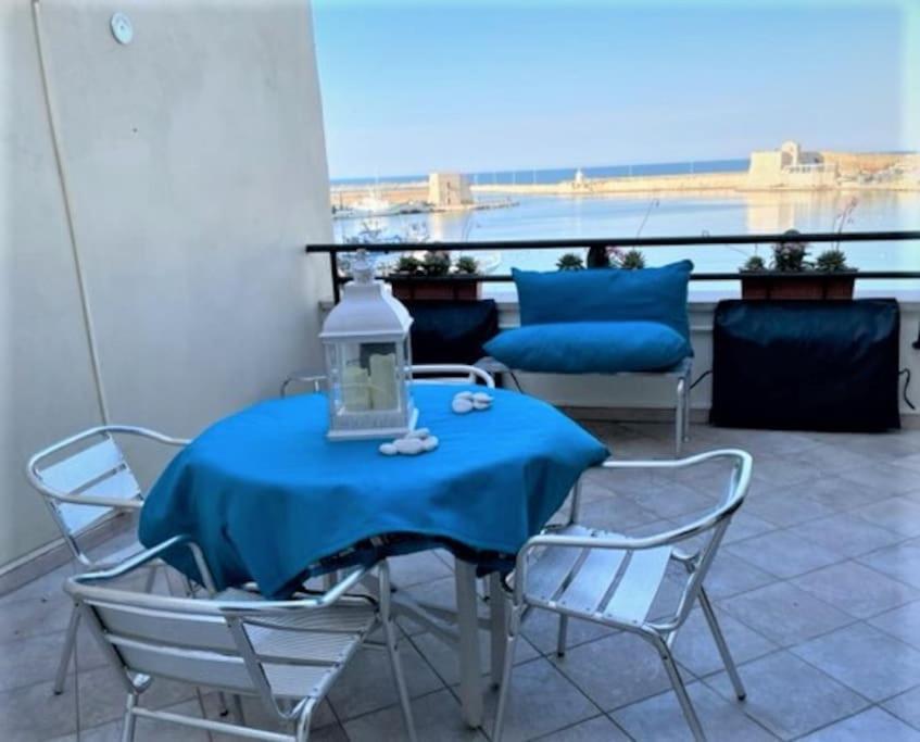 Appartement Emozioni Dal Porto à Trani Extérieur photo