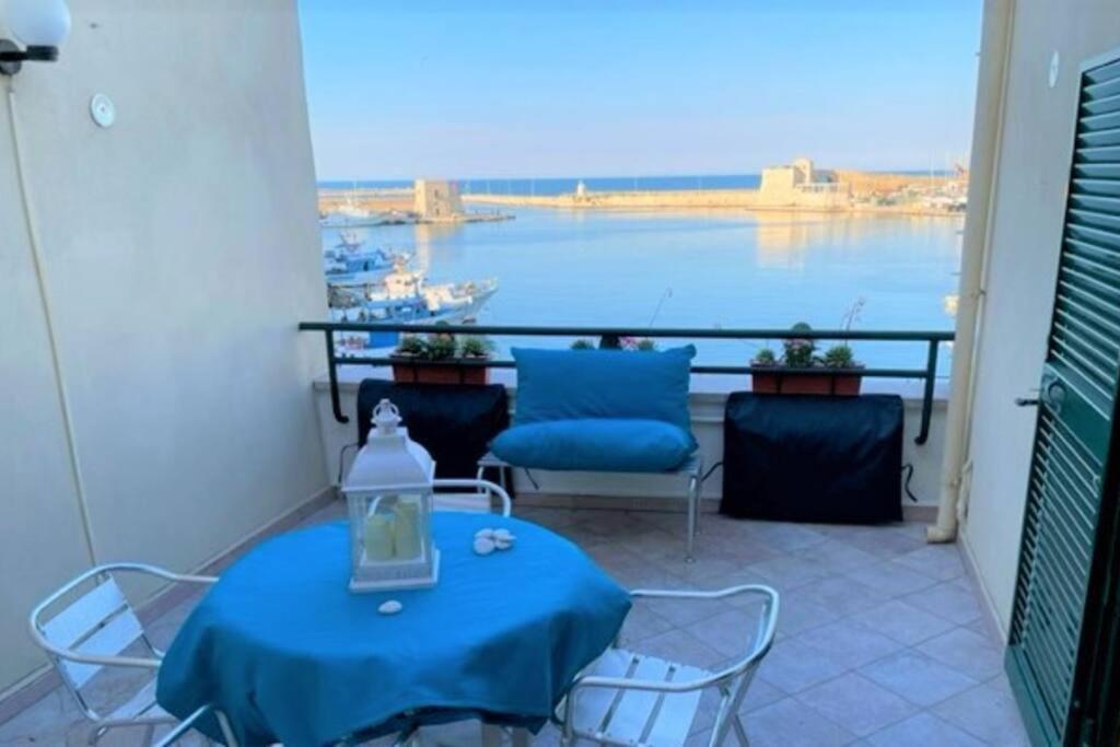 Appartement Emozioni Dal Porto à Trani Extérieur photo