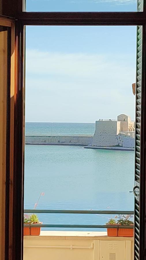 Appartement Emozioni Dal Porto à Trani Extérieur photo